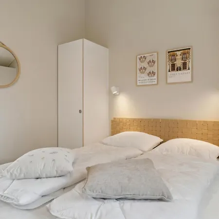 Stunning In With Sauna ブラーバンド